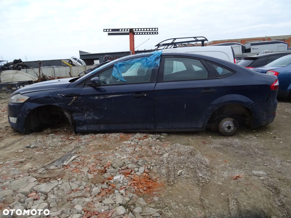 Ford Mondeo Mk4 (lakier A8) części maska zderzak błotniki drzwi deska konsola lampy - 4