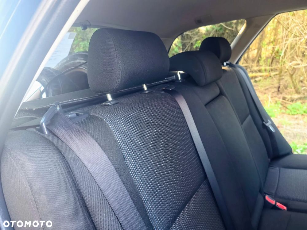 Toyota Avensis 2.2 D-4D Sol Plus - 11