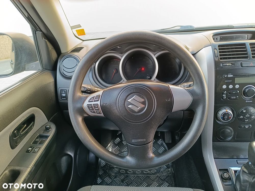 Suzuki Grand Vitara 1.6 Comfort - 16