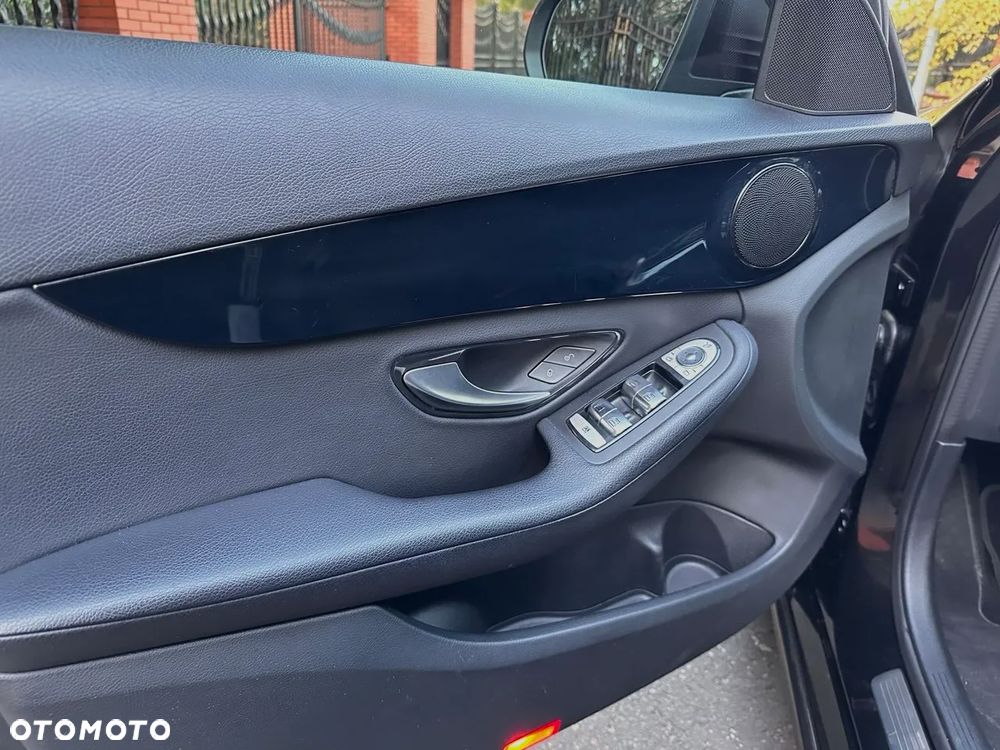 Mercedes-Benz Klasa C 180 9G-TRONIC - 12