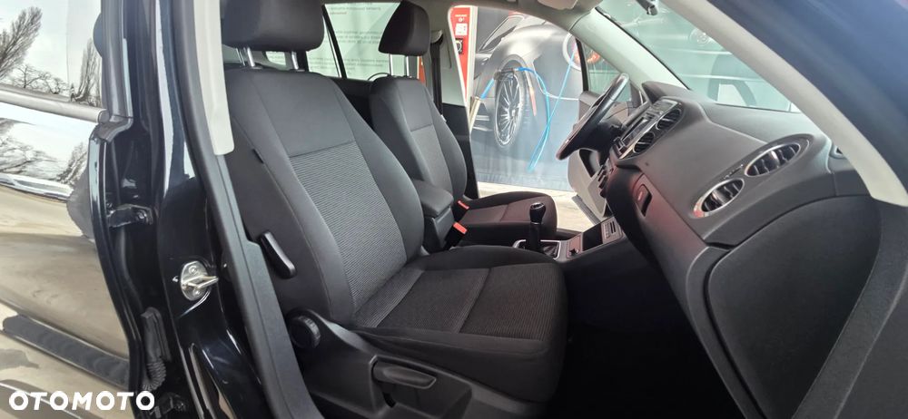 Volkswagen Tiguan - 32