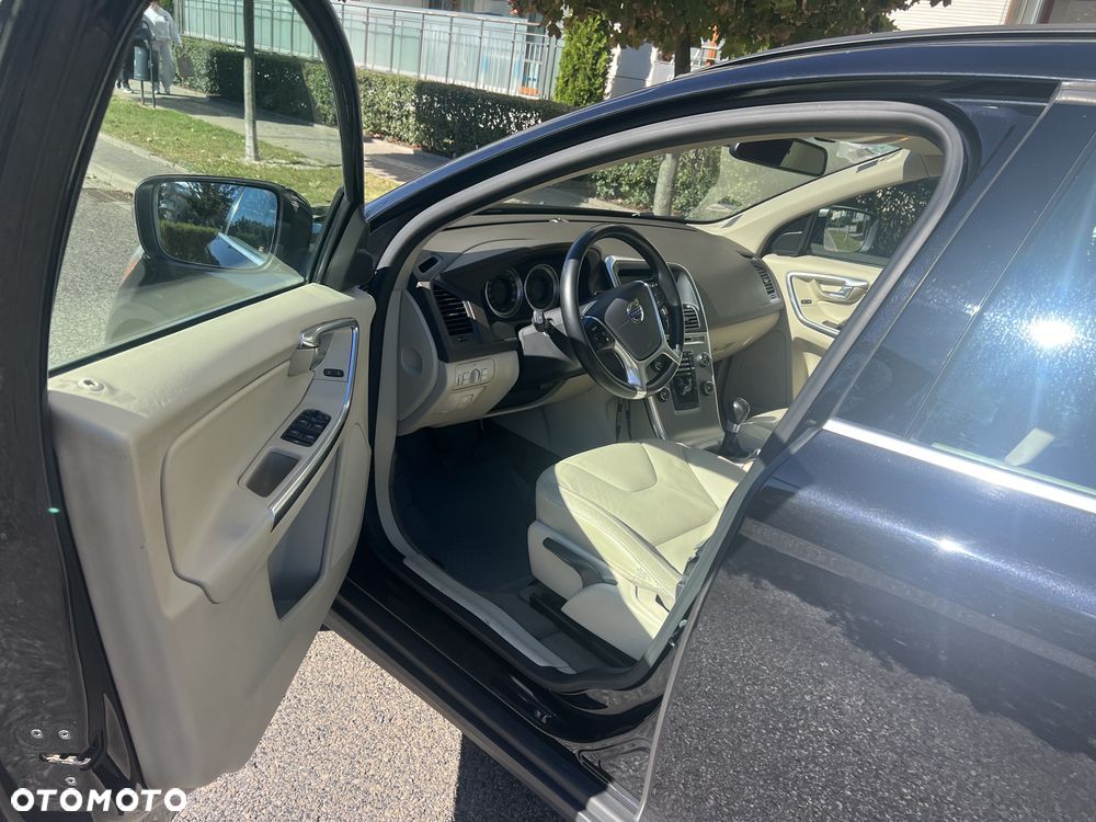 Volvo XC 60 D4 Momentum - 12