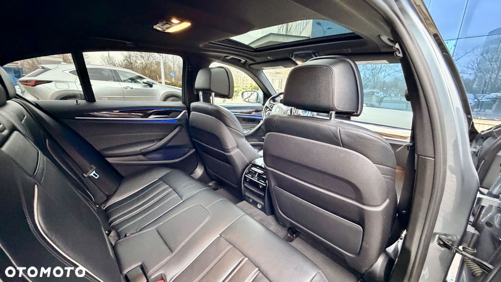BMW Seria 5 530i xDrive Sport Line sport - 12