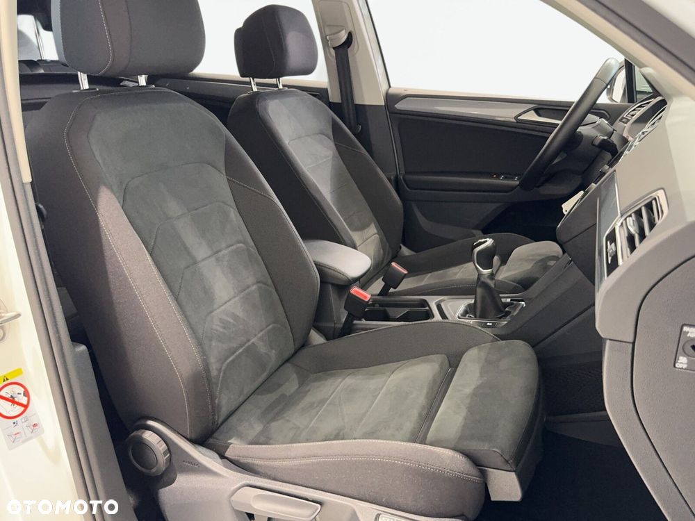 Volkswagen Tiguan - 19