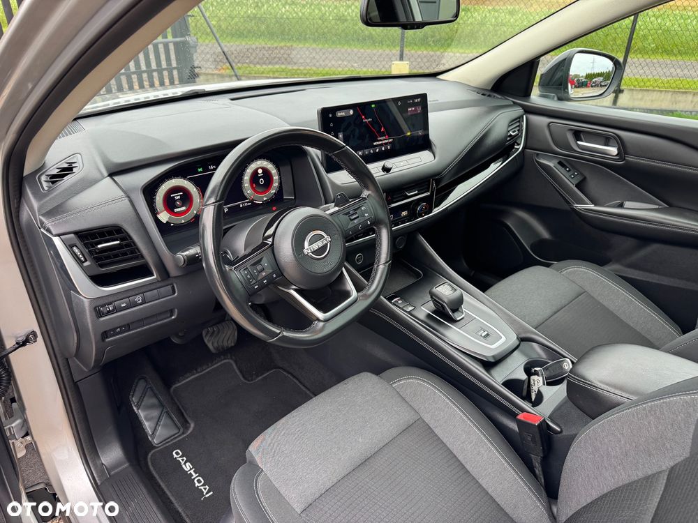 Nissan Qashqai 1.3 DIG-T N-Connecta DCT - 26