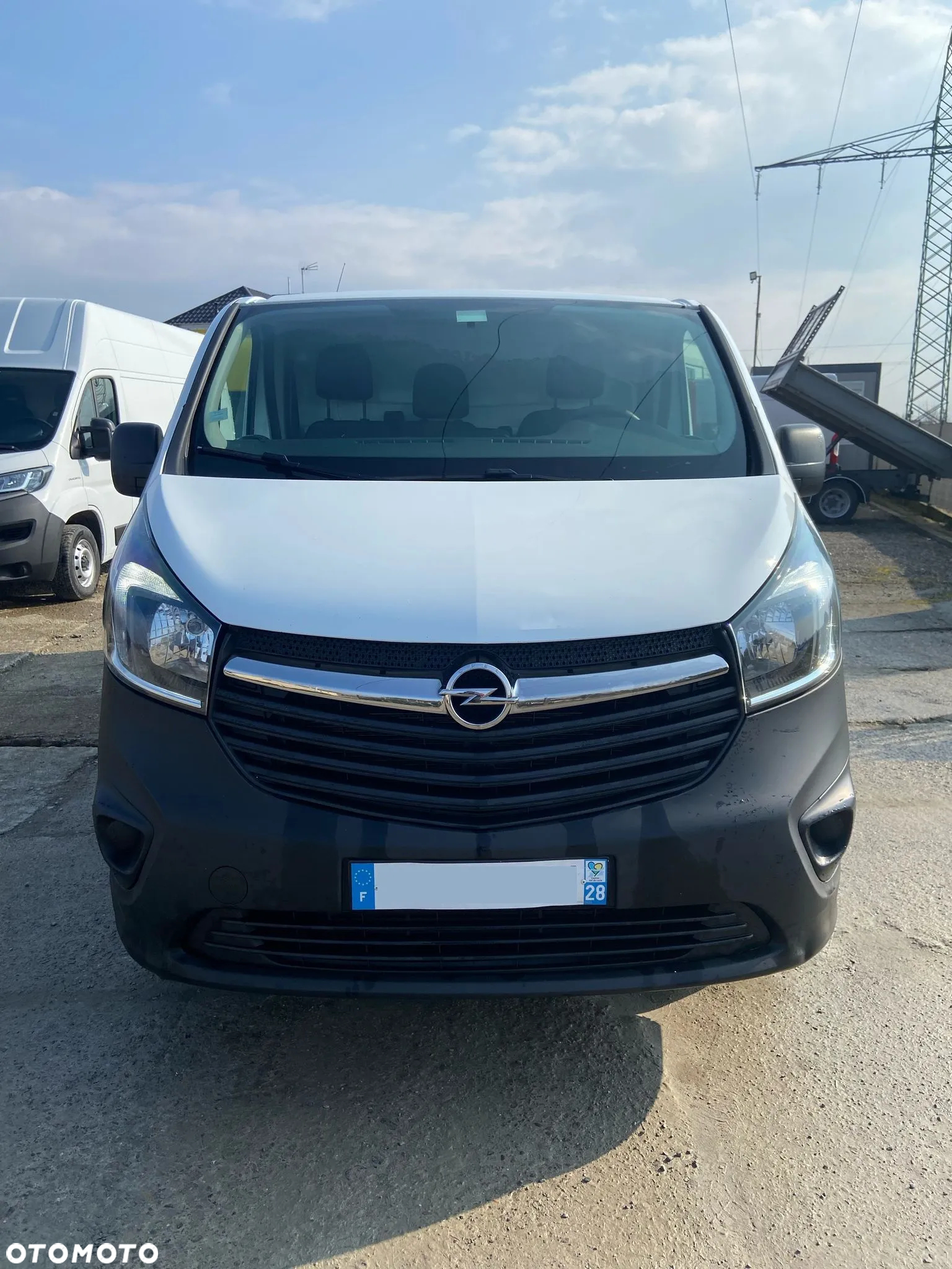 Opel Opel VIVARO / L2H1 / KLIMA / SPROWADZONY Z FRANCJI - 2