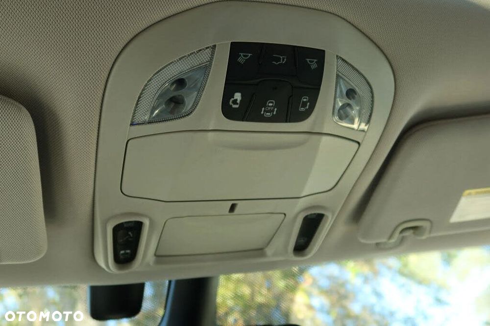 Chrysler Pacifica - 11