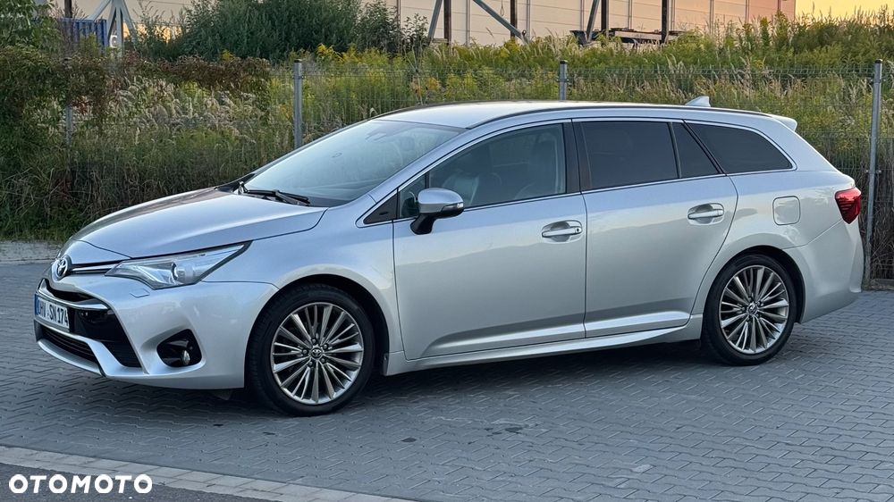 Toyota Avensis 1.8 Executive - 8