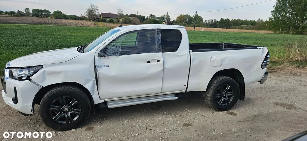 Toyota Hilux - 4