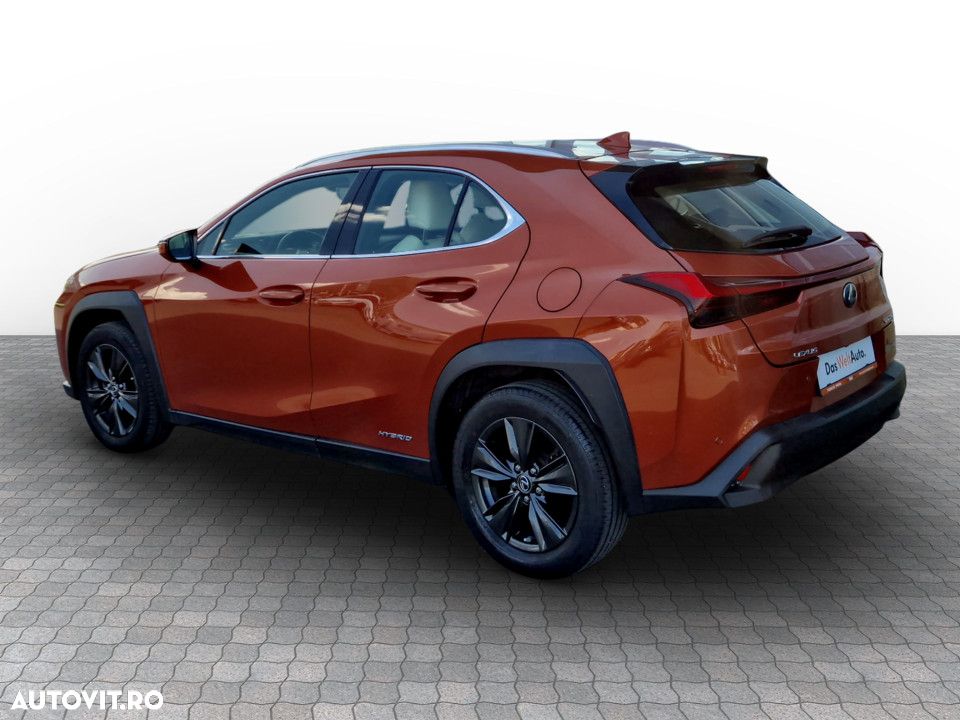 Lexus UX - 4