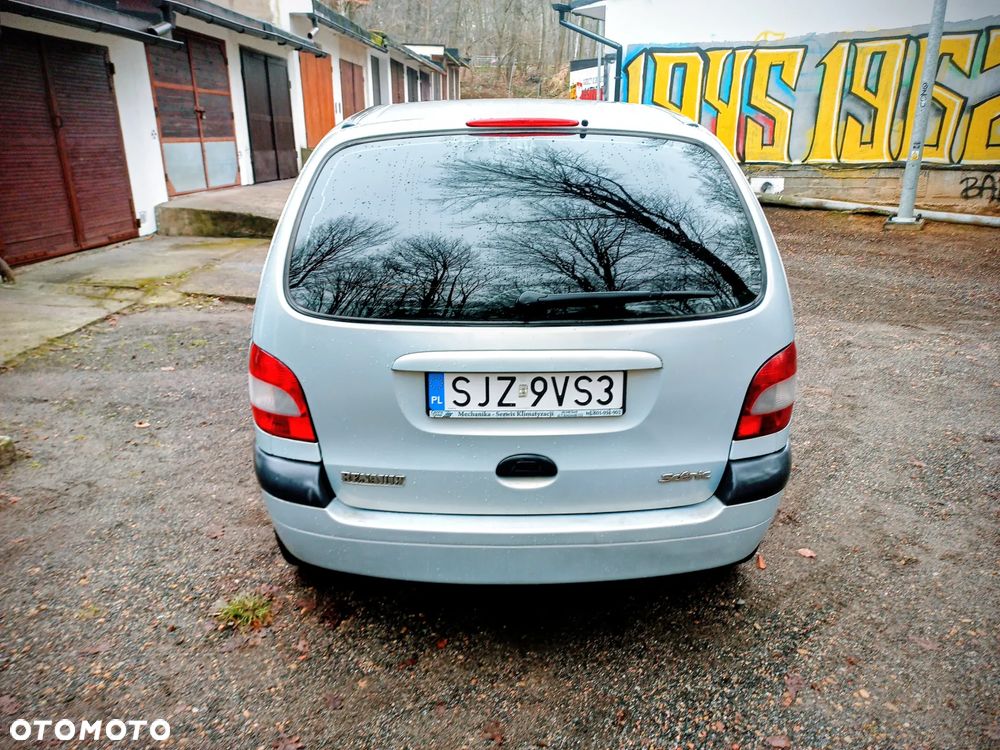 Renault Scenic 1.9 dCi Authentique - 8