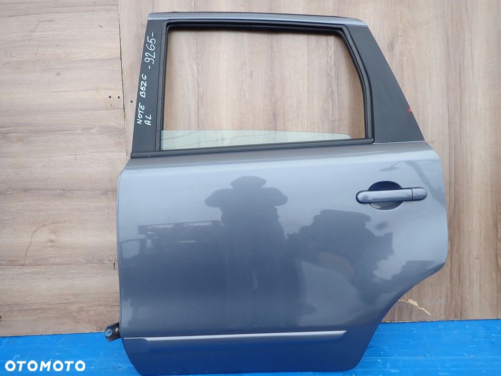 NISSAN NOTE E11 06-12 DRZWI TYLNE LEWE B52 - 1