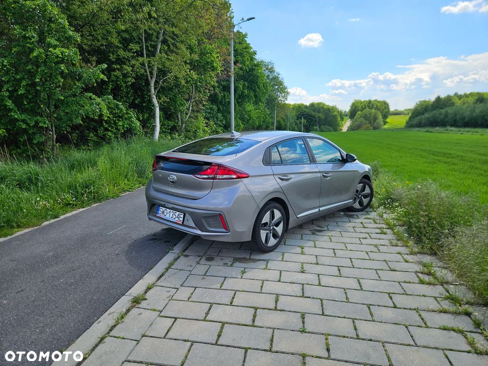 Hyundai IONIQ Hybrid Premium - 7