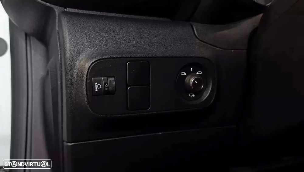 Citroën C3 1.2 PureTech Shine - 25