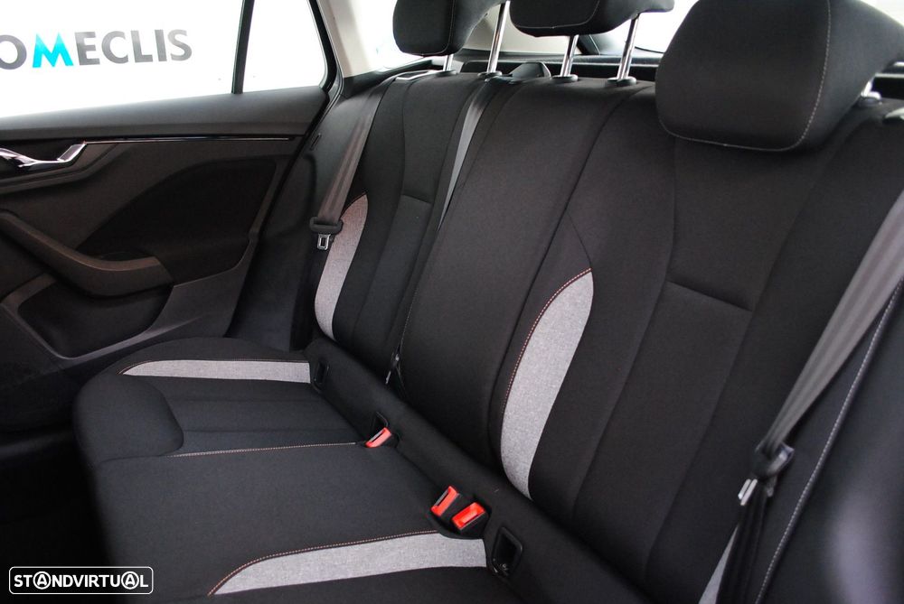 Skoda Kamiq 1.0 TSI Ambition - 25