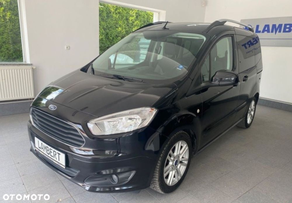 Ford E-Tourneo Courier - 2