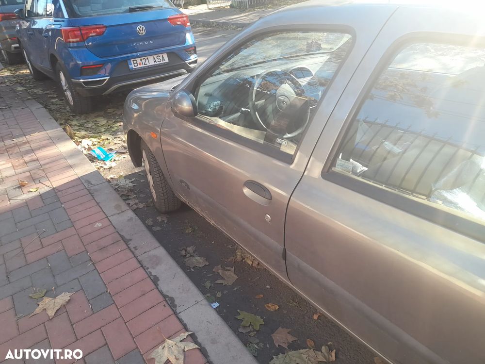Renault Clio - 11