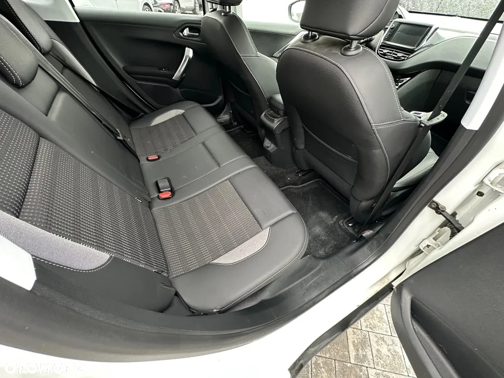 Peugeot 2008 PureTech 110 GPF Stop&Start EAT6 Crossway - 20
