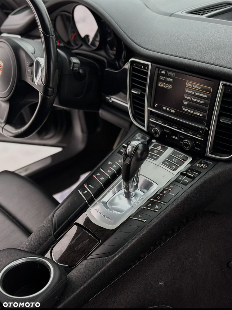 Porsche Panamera - 4