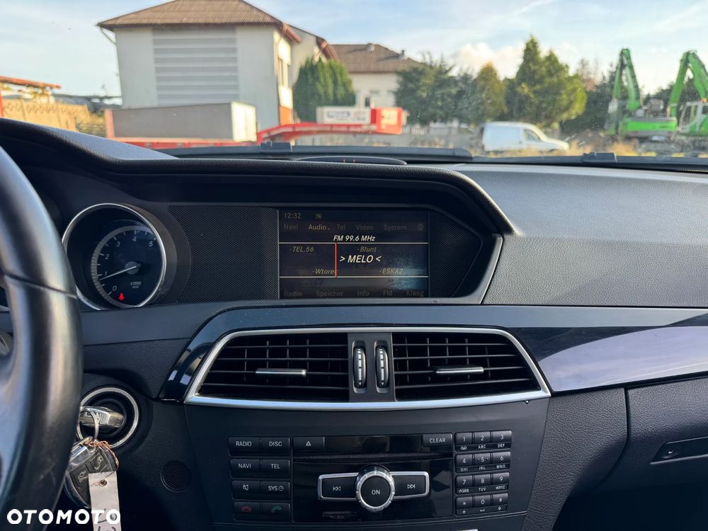 Mercedes-Benz Klasa C 180 BlueEFFICIENCY Elegance - 18