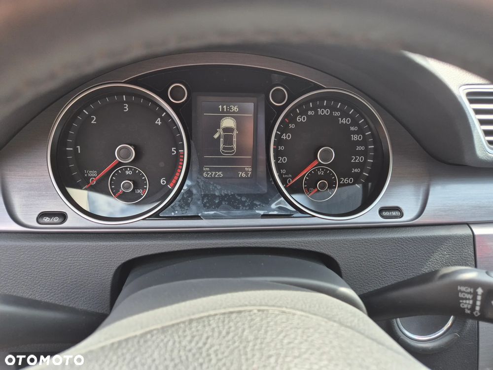 Volkswagen Passat 2.0 TDI Comfortline - 9