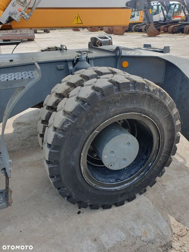 Liebherr A316 - 18