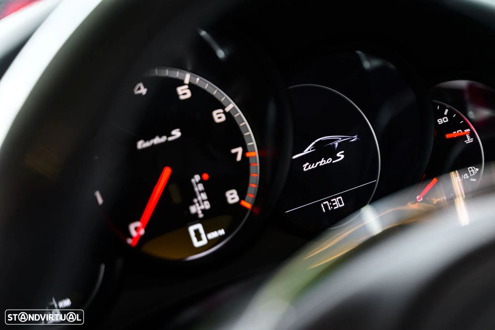 Porsche 911 (991) Turbo S PDK - 25