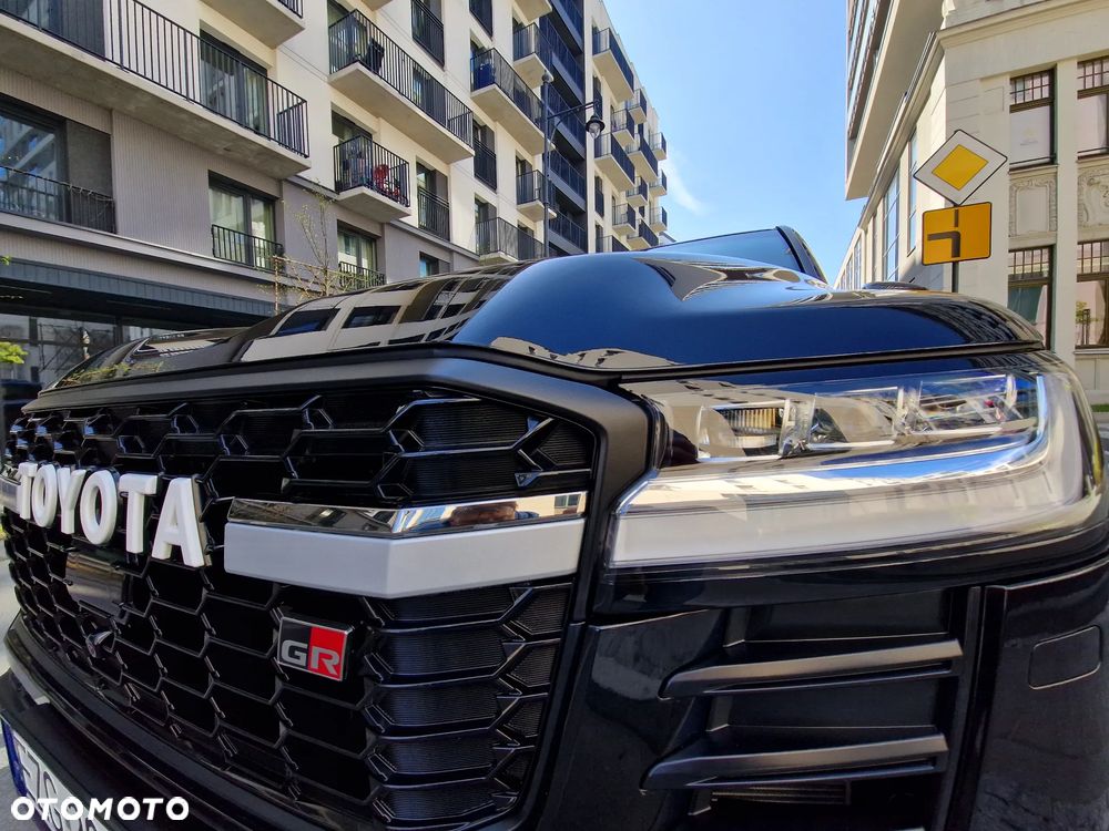 Toyota Land Cruiser - 40