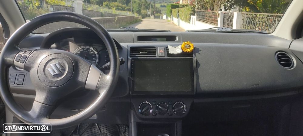 Suzuki Swift 1.3 16V GA - 5