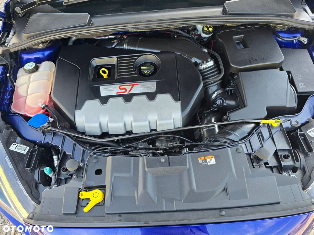 Ford Focus 2.0 EcoBoost ST mit Leder-Sport-Paket - 29