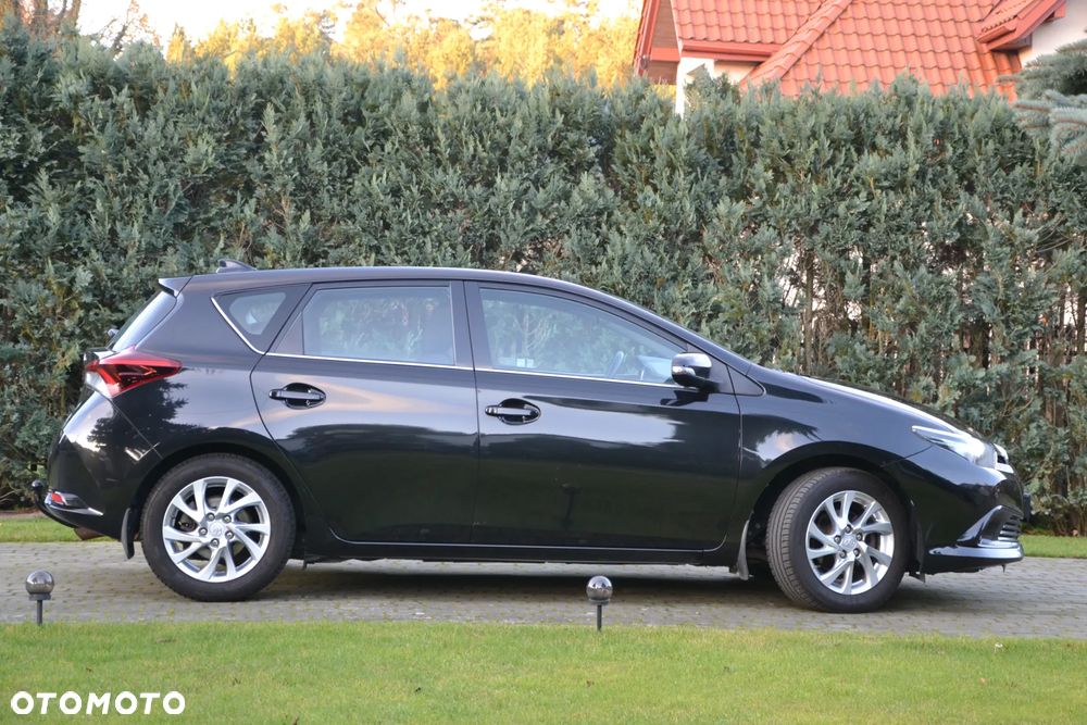 Toyota Auris 1.6 Selection - 2