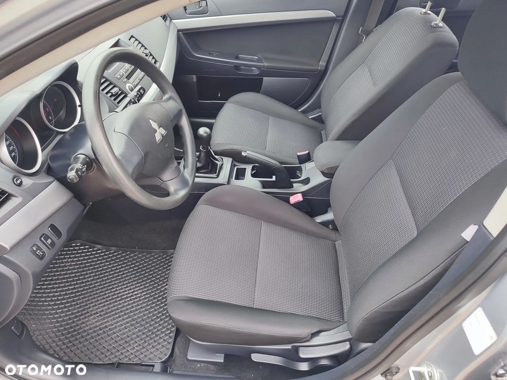 Mitsubishi Lancer - 14