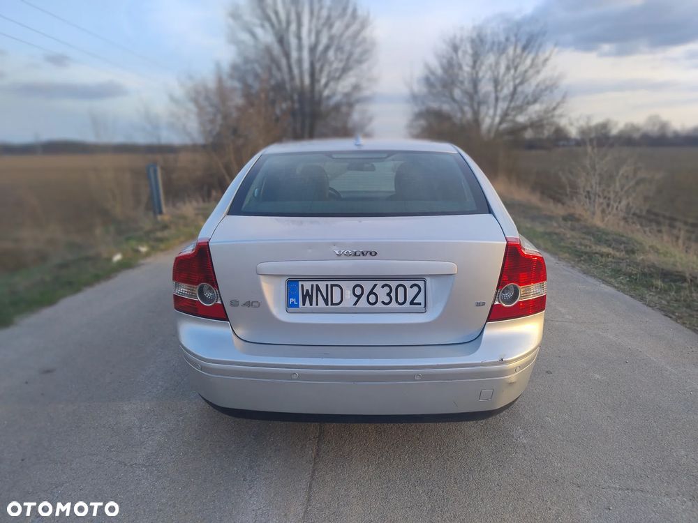 Volvo S40 1.8 Momentum - 5
