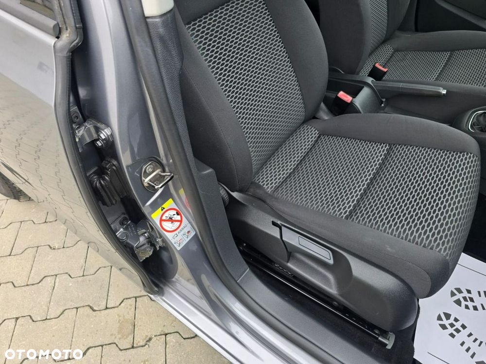 Volkswagen Golf - 30