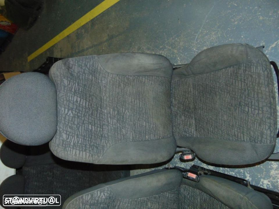 Opel Corsa C 5 portas conjunto bancos - 2