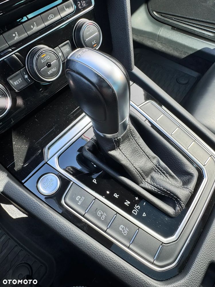 Volkswagen Passat - 15