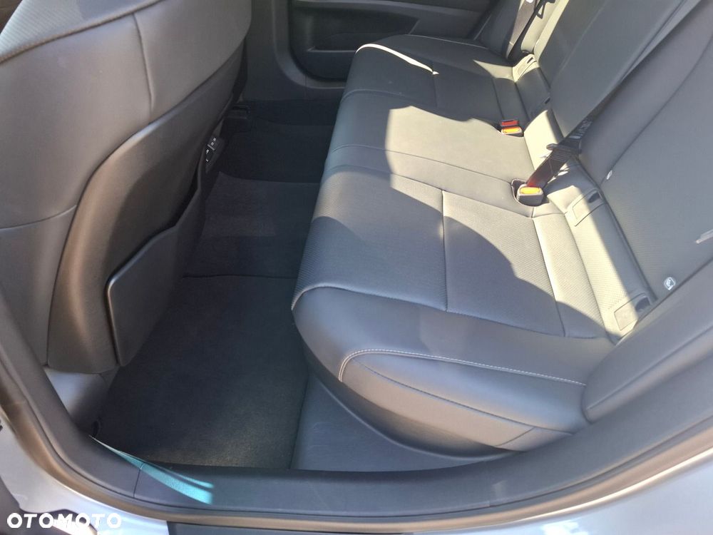 Lexus ES 300h Business Edition - 16