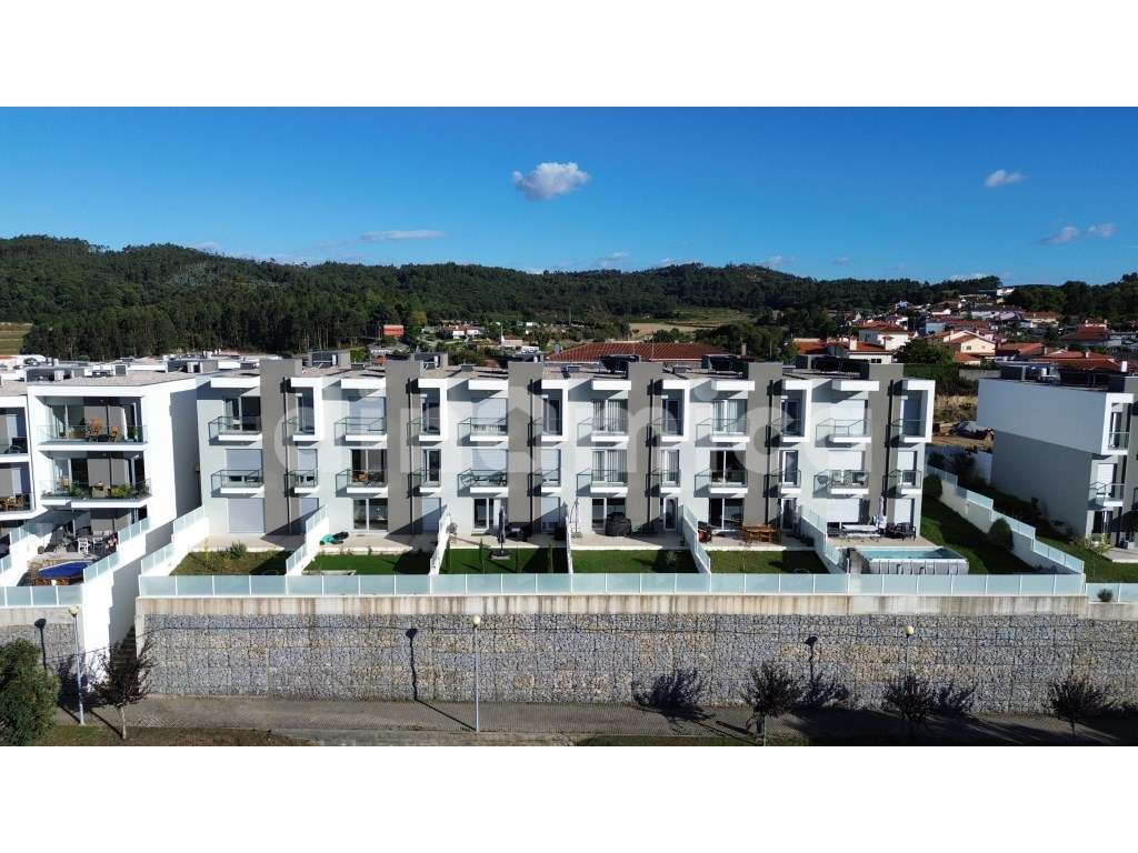 Vivenda T3 de arquitetura moderna! - Grande imagem: 4/13