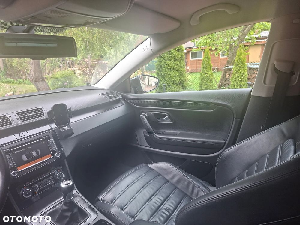 Volkswagen Passat 2.0 TDI Comfortline - 14