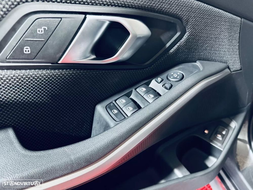 BMW 330 e Touring Aut. Sport Line - 32