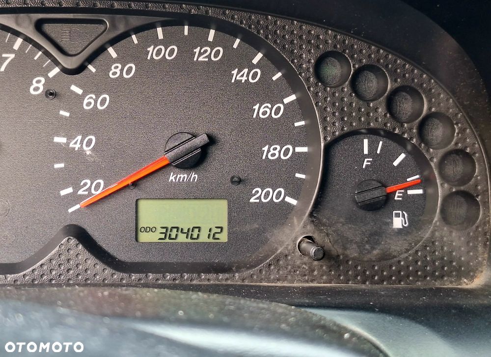Mazda Tribute 2.0 Comfort - 4