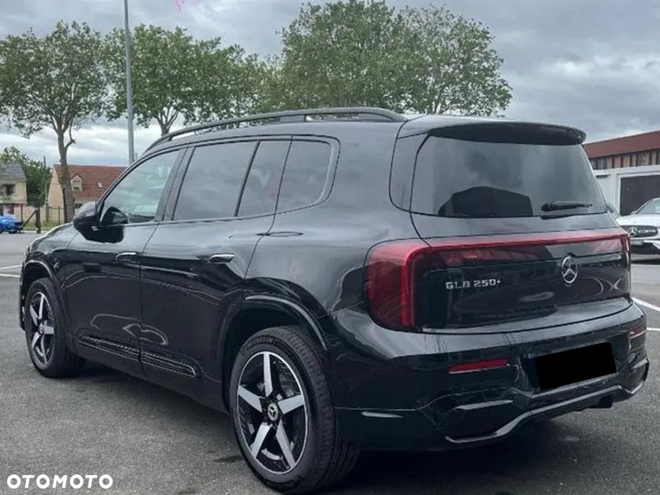 Mercedes-Benz GLB - 8