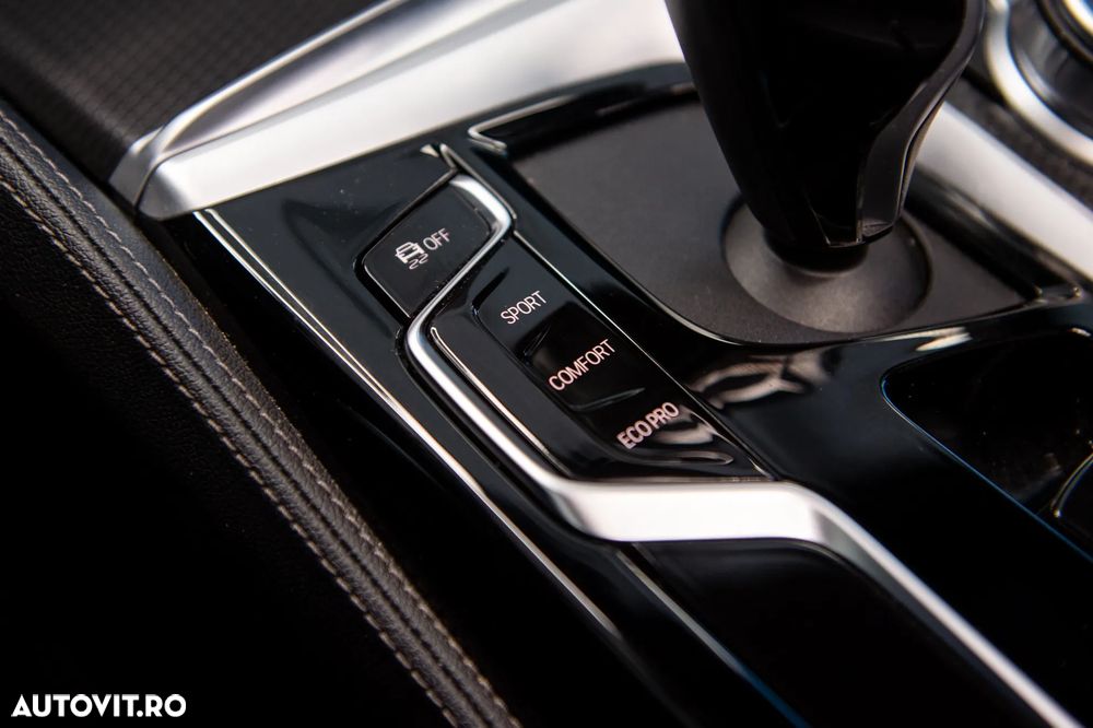 BMW Seria 5 530d xDrive AT MHEV - 24