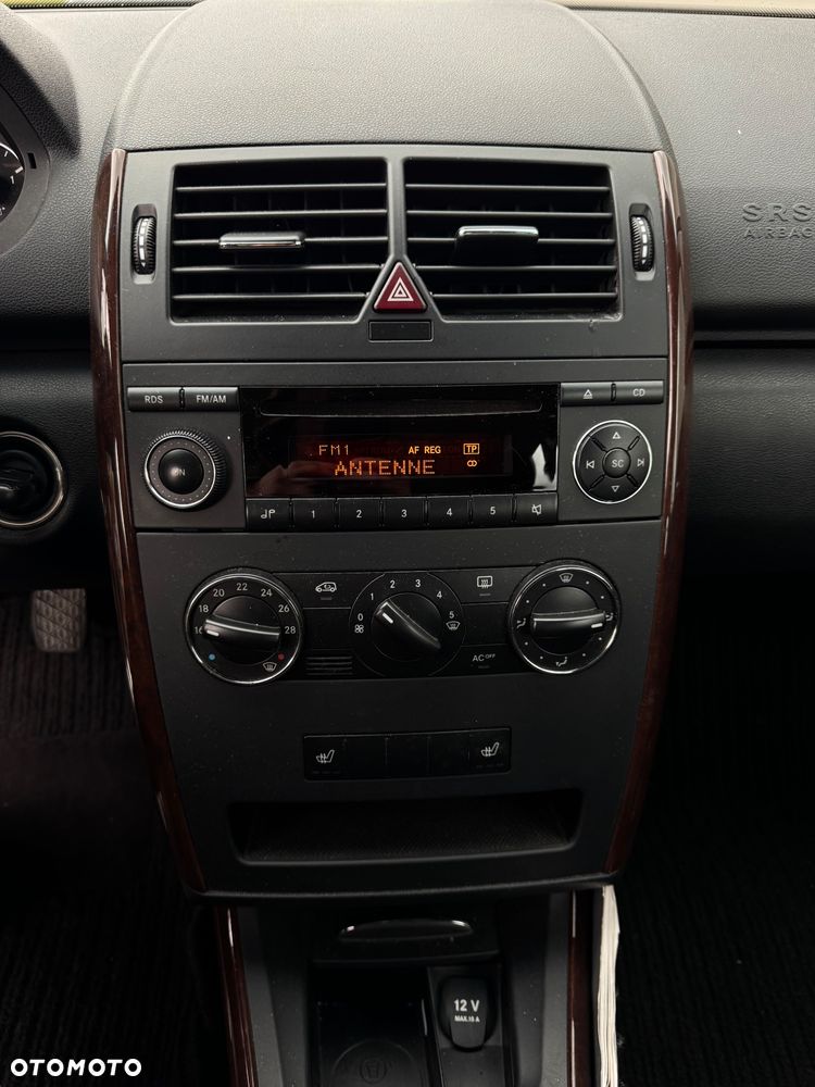 Mercedes-Benz Klasa A 200 Elegance Special Edition - 17