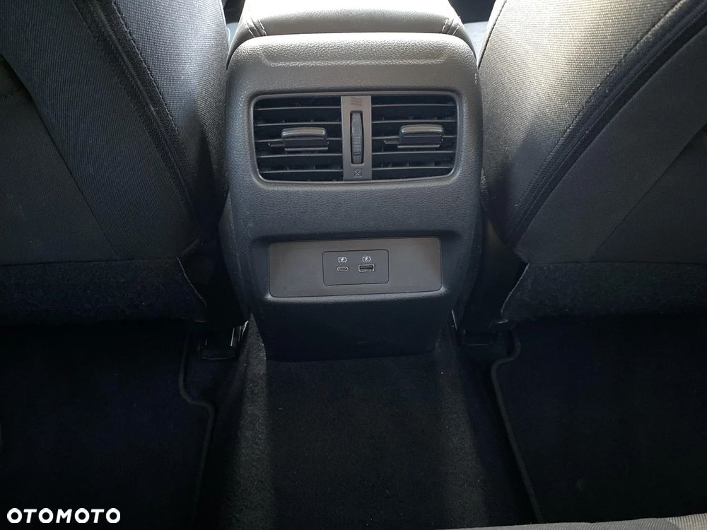 Nissan Qashqai 1.3 DIG-T N-Connecta DCT - 25