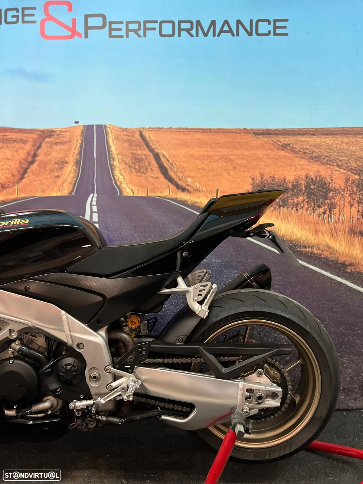 Aprilia Tuono V4 FACTORY - 18