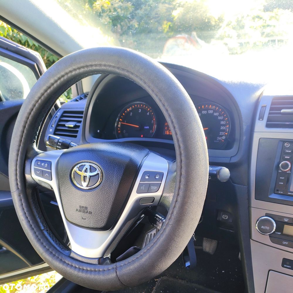 Toyota Avensis - 5