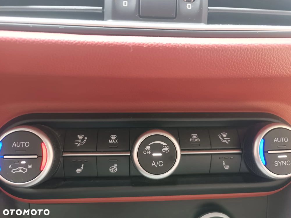 Alfa Romeo Stelvio 2.0 Turbo TI Q4 - 11