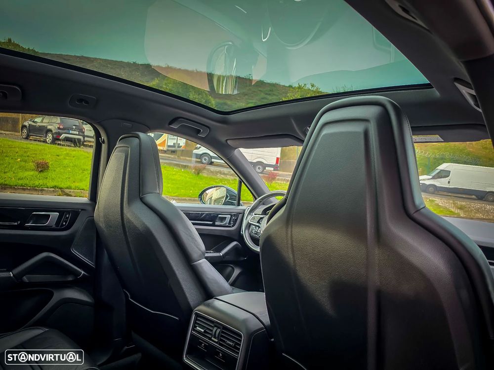 Porsche Cayenne Coupé E-Hybrid - 13