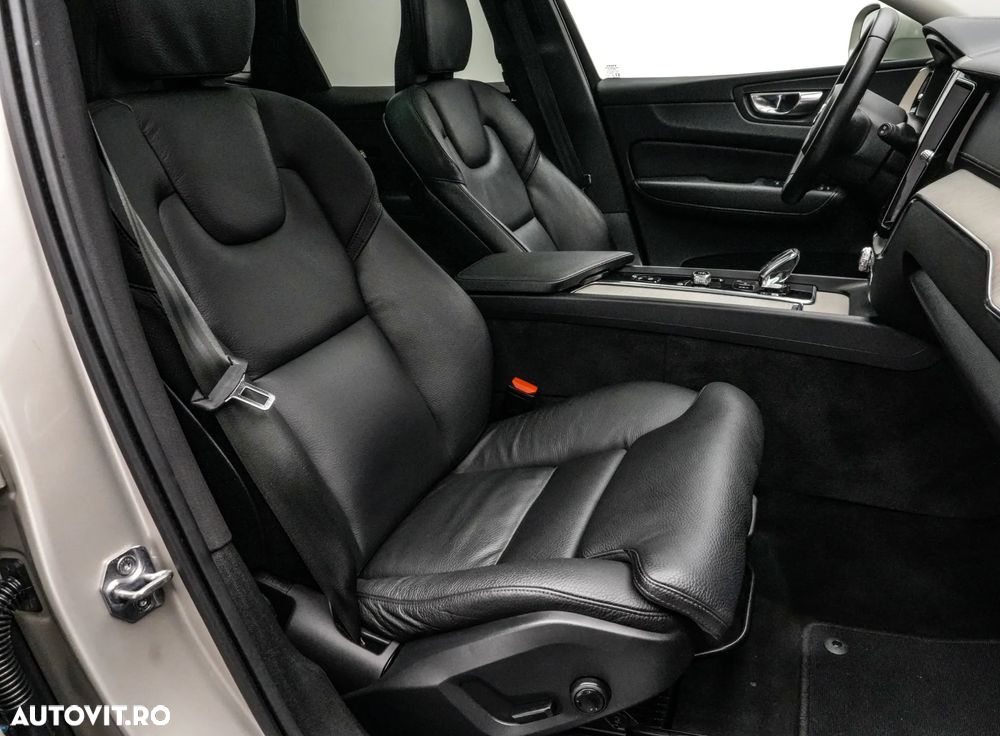 Volvo XC 60 T8 Twin Engine AWD Momentum Pro - 15